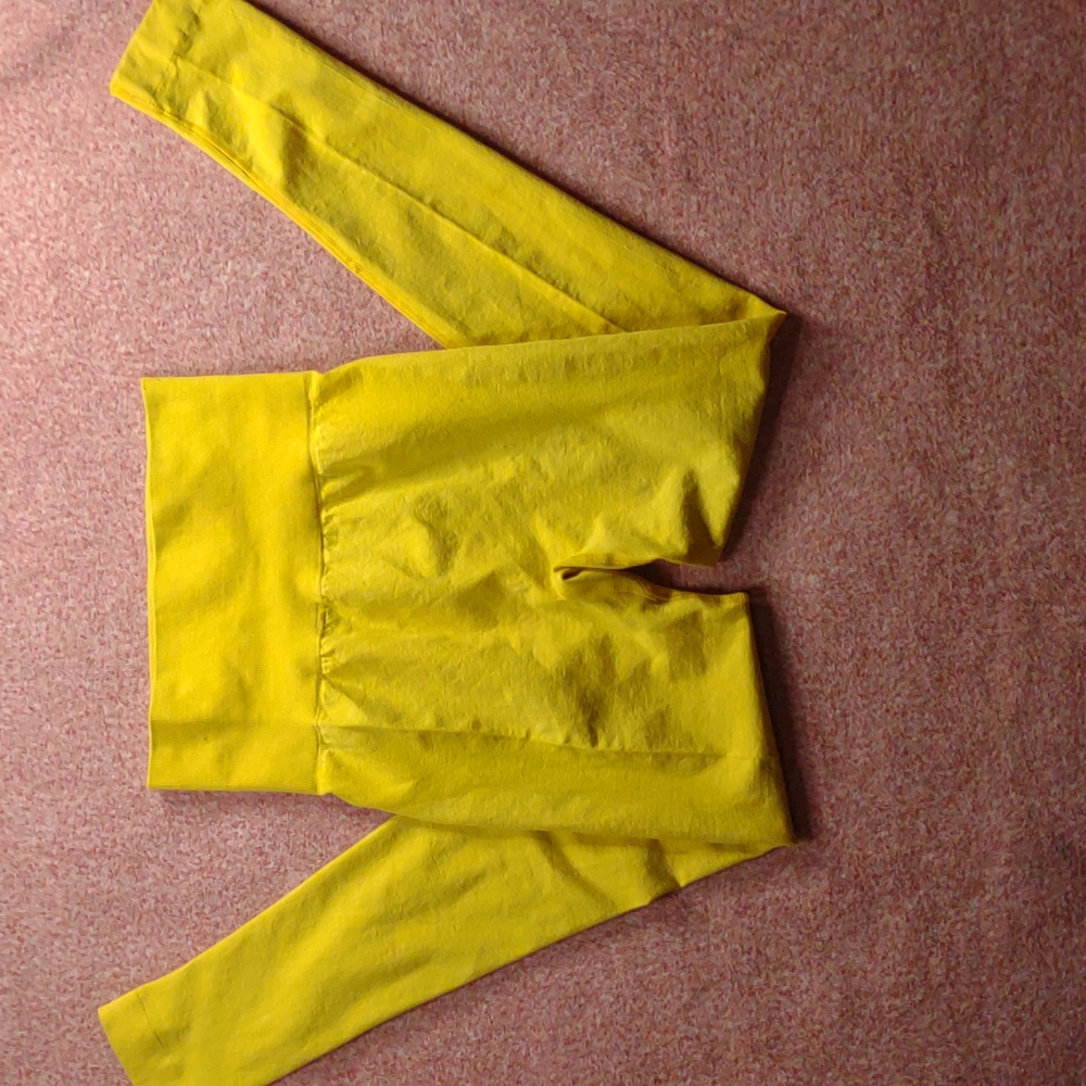 Yellow leggings